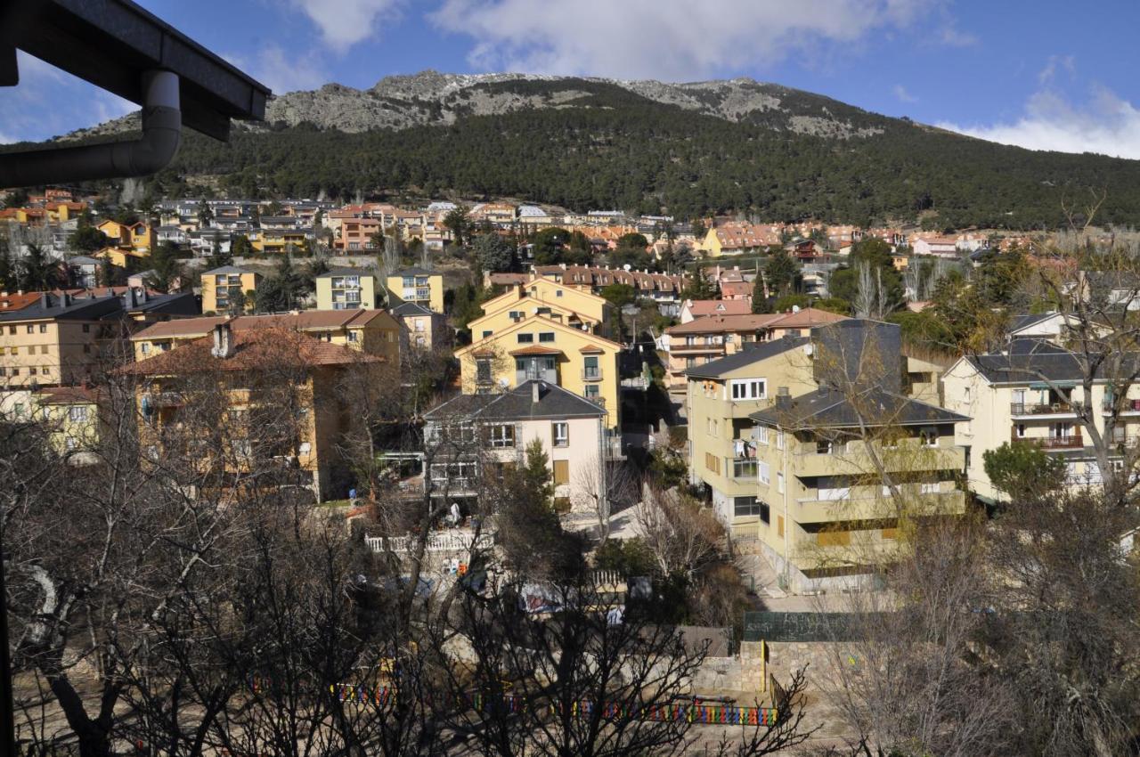 Hotel Tres Arcos San Lorenzo de El Escorial Δωμάτιο φωτογραφία