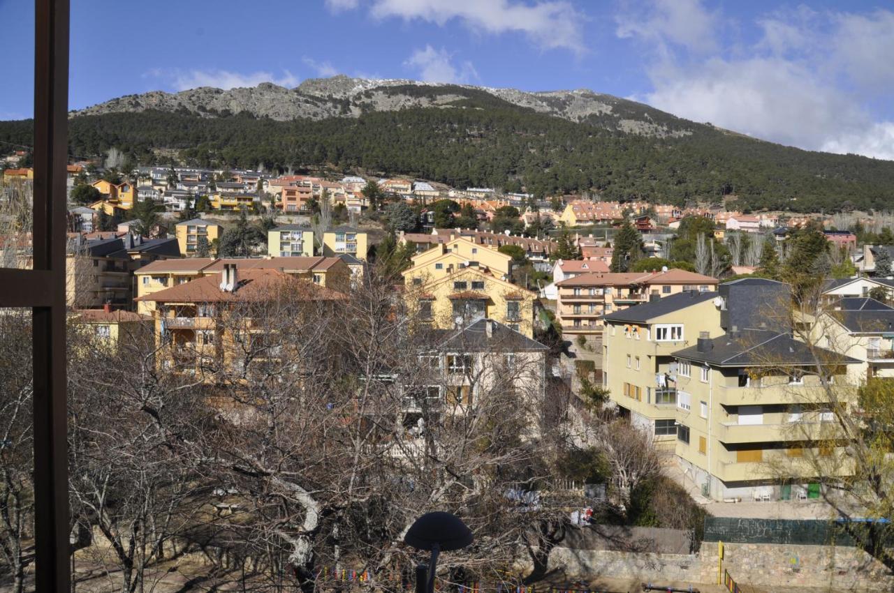 Hotel Tres Arcos San Lorenzo de El Escorial Δωμάτιο φωτογραφία