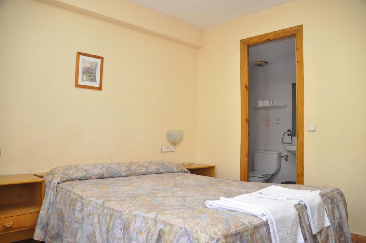 Hotel Tres Arcos San Lorenzo de El Escorial Δωμάτιο φωτογραφία